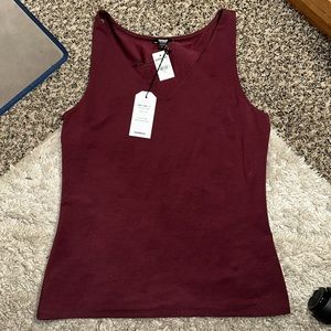 NWT Express Body Contour V-Neck Tank M